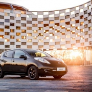 Nissan představil stylový LEAF Black Edition