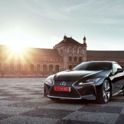 Pneumatiky Bridgestone pro Lexus LC500/LC500h