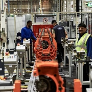 Nová výrobní linka Fordu šetří energie i vodu