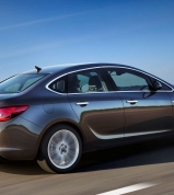Opel Astra má novou verzi sedan