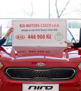 Majitelé nových vozů Kia podpořili Nadaci Naše dítě