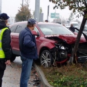 Střet se stromem může mít fatální následky