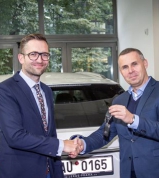 SUV Lexus RX 450h poprvé v autopůjčovně