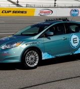 V NASCAR zaváděl elektromobil