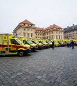 Pražská záchranka převzala nové sanitní vozy
