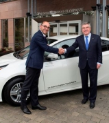 Toyota předala Mezinárodnímu olympijskému výboru první hybridní vozy