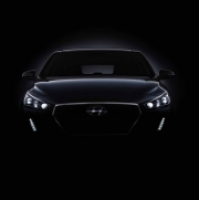 Hyundai představil první fotky nové generace modelu i30