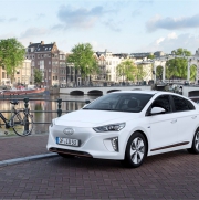Hyundai uvádí na trh modelovou řadu IONIQ