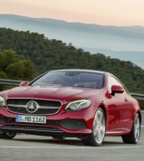 Mercedes-Benz jedničkou prémiového segmentu