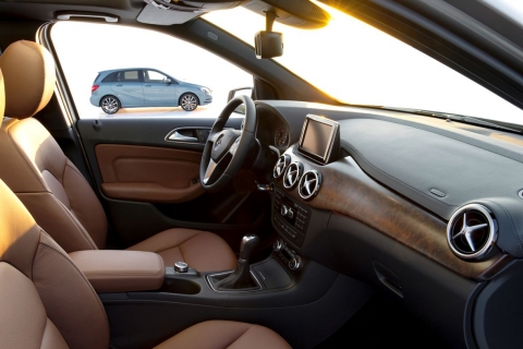 Mercedes-Benz_B_Klasse_new_5.jpg