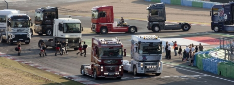 Renault_magnum_Magny-Cours_2.jpg