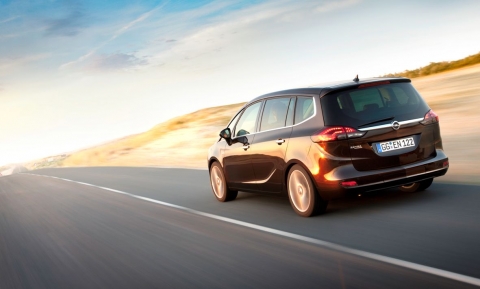 opel_zafira_tourer_1.jpg